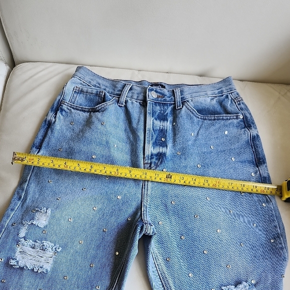 Stylish Light Blue Straight Leg Jeans with Distressed Details - Picture 13 of 13